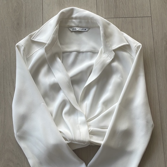 Flared sleeve Zara top - Picture 2 of 3